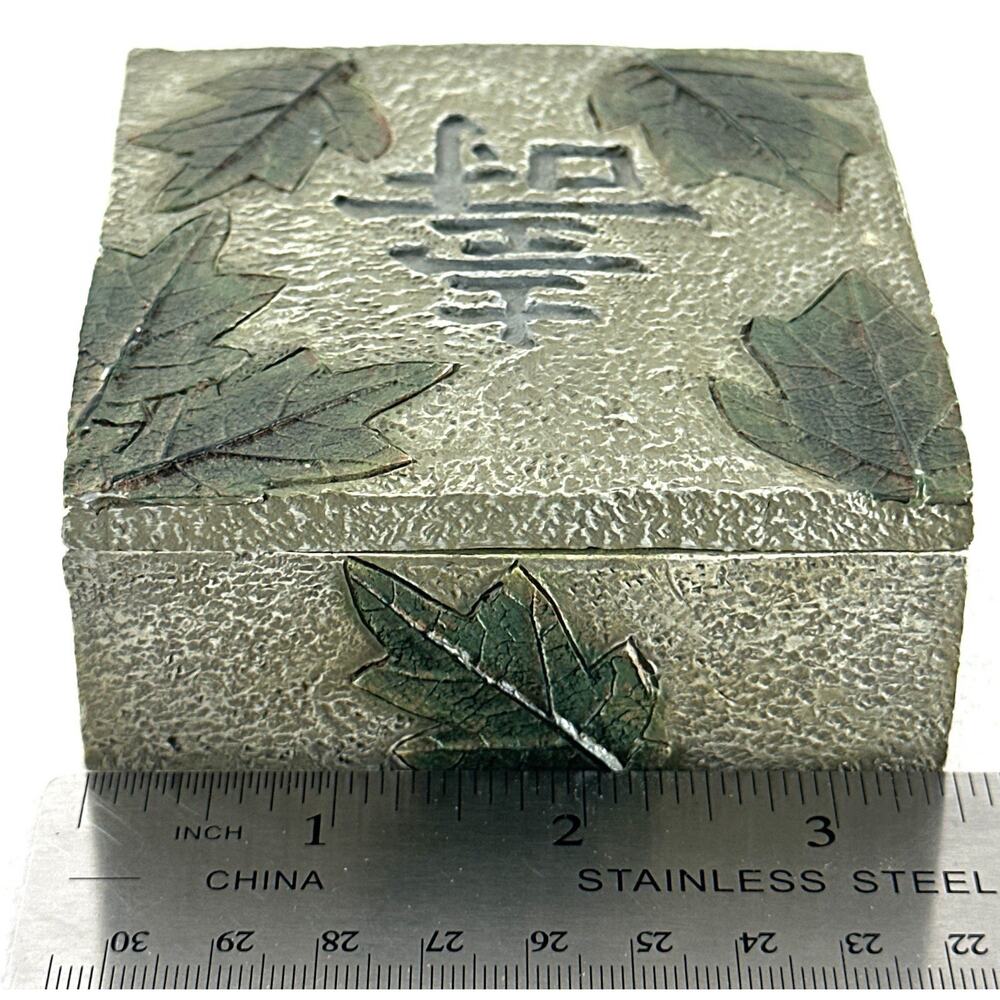 Square Lidded Green & Gray Japan Symbol Longevity Trinket Box - Picture 5 of 8